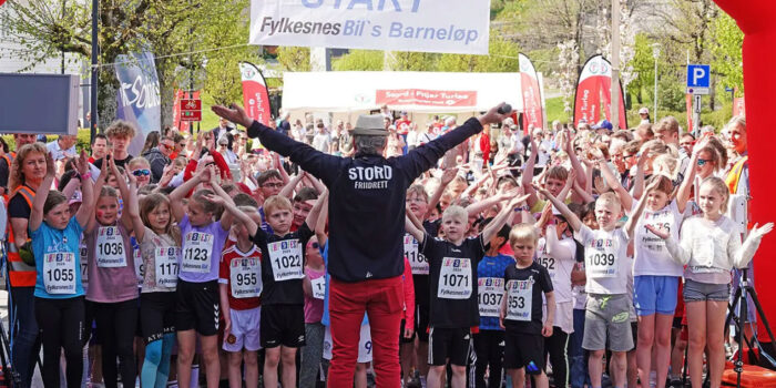 Foto av startklare barn under Sunnhordland marathon